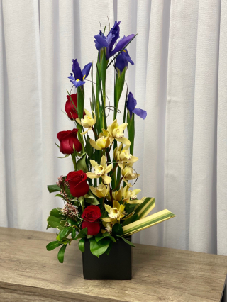 Springtime arrangement $ 125.00